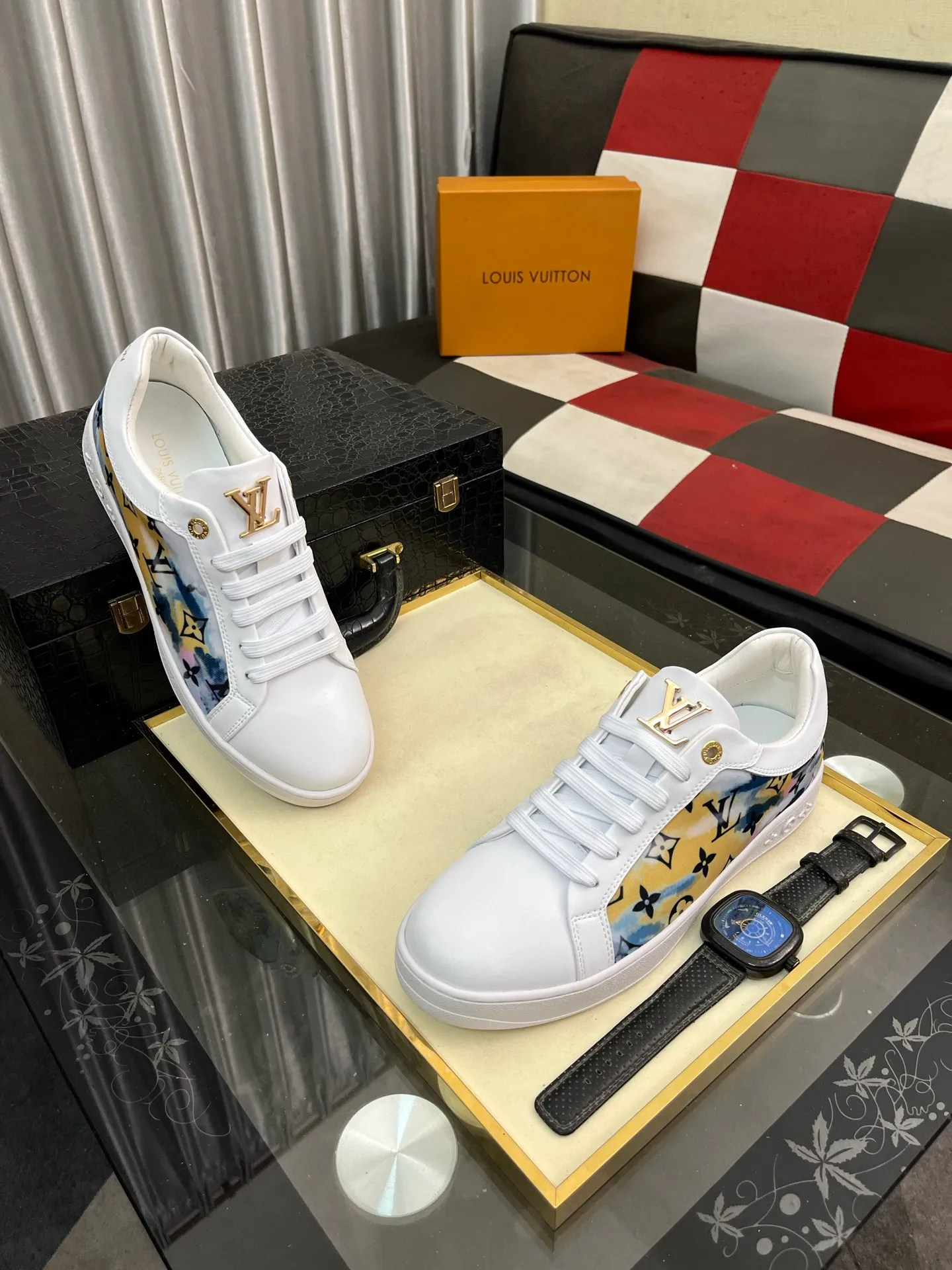 Men's shoes💰400⌚️⌚️"LV" latest men's casual shoes, genuine leather lining, rubber wear-resistant outsole, fine lines and beautiful strips, not too much decoration, European and American style, comfortable and high-end, code number: 38 to 44 45 can be customized, 3️⃣colors are available